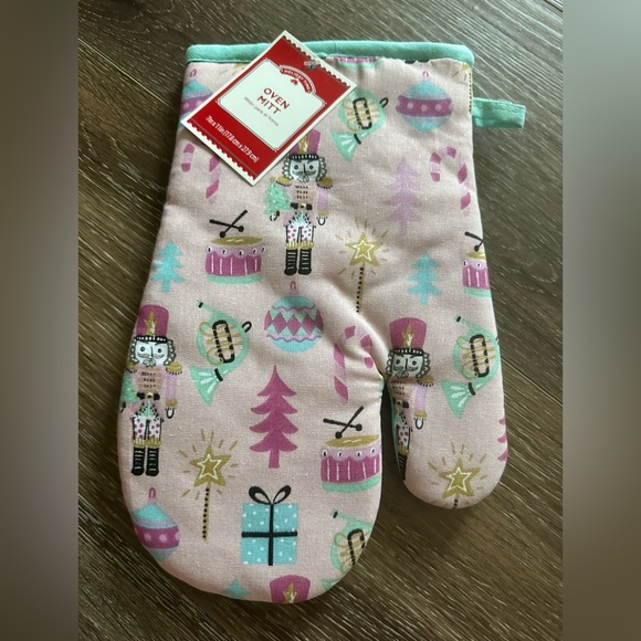 New Christmas Kitchen Bundle - Picture 3 of 7